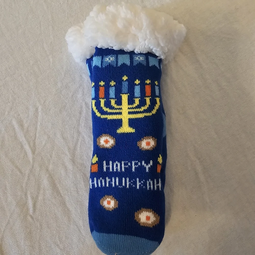 NWT 2 PAIRS Hanukkah Menorah Sherpa Lined Gripper Nonslip Socks Kids Child Size